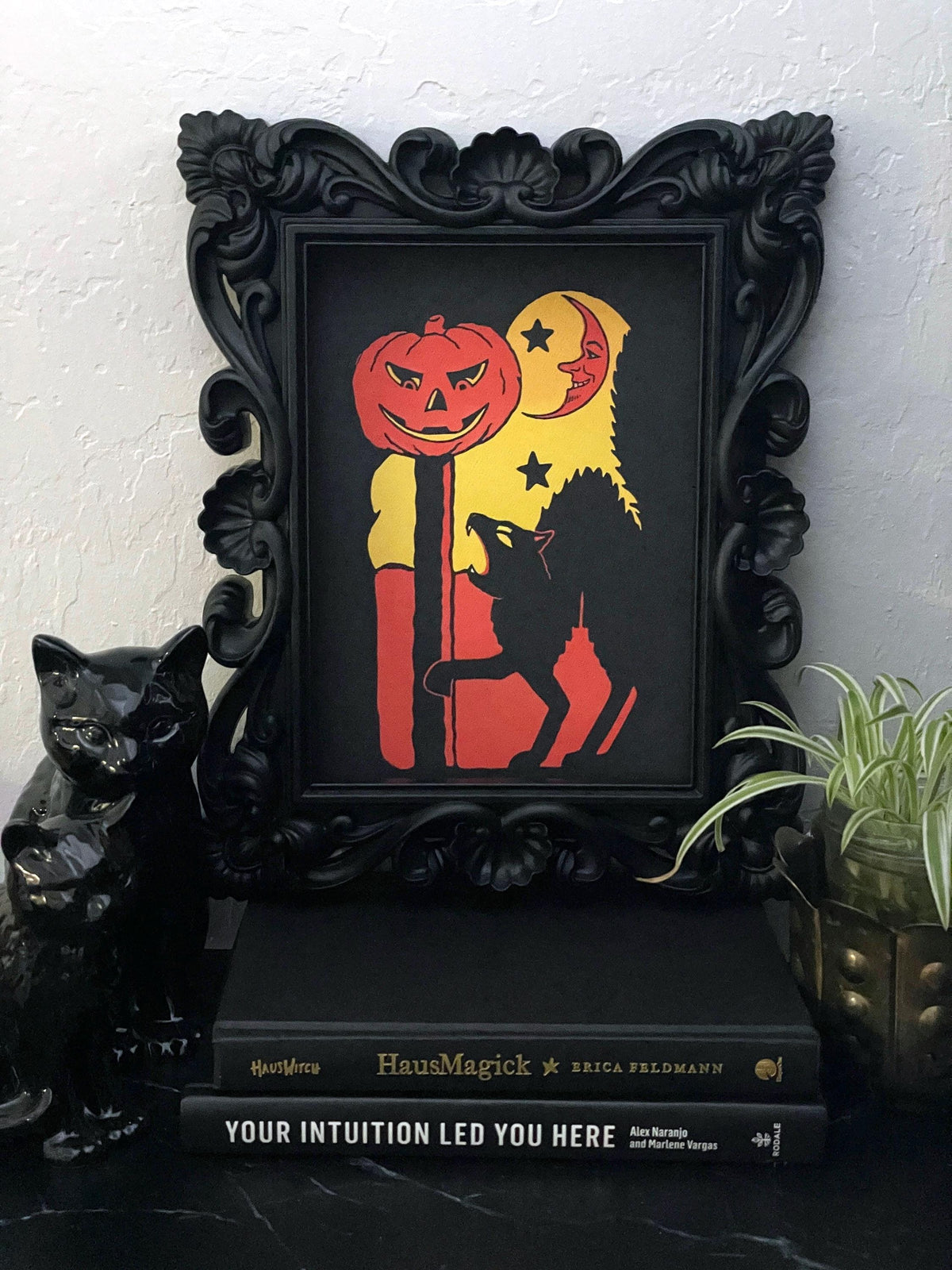 Retro Style Halloween Black Cat Print: Classic Spooky Season Decor